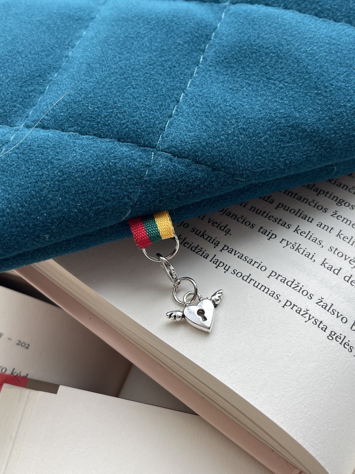 Teal Pages – E-Reader Sleeve