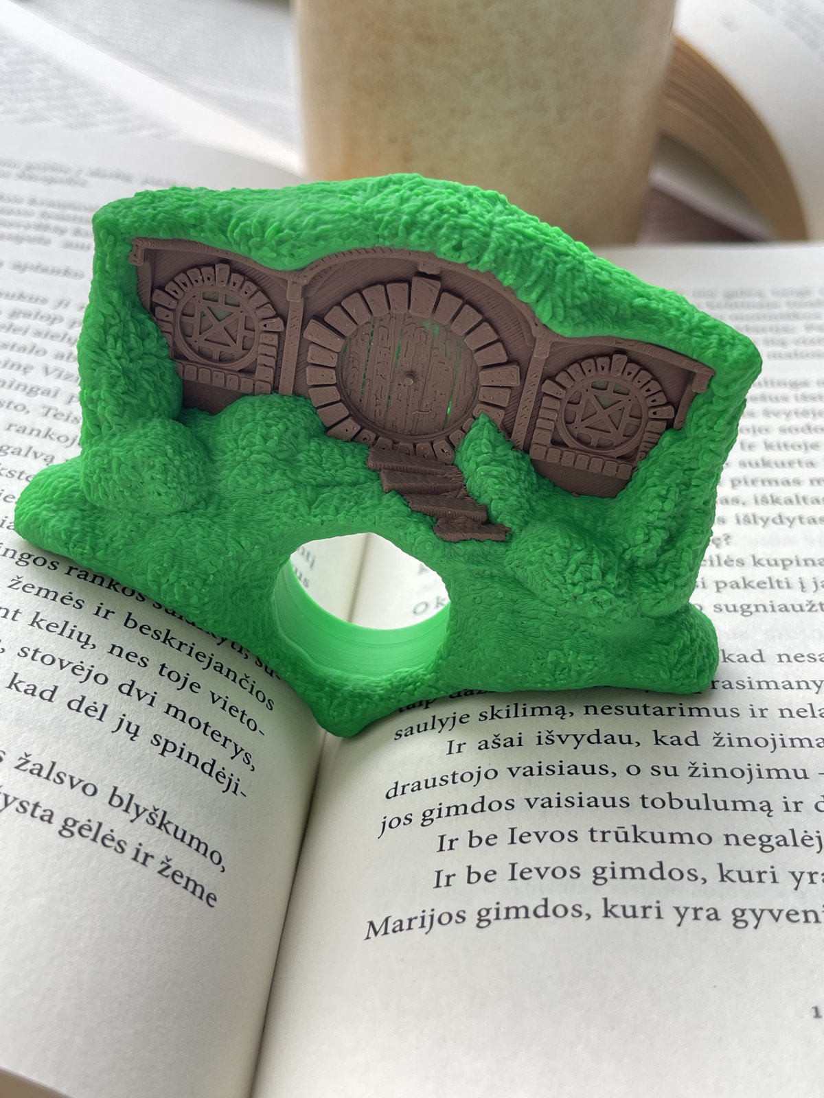 Fantasy Gate – Book Page Holder