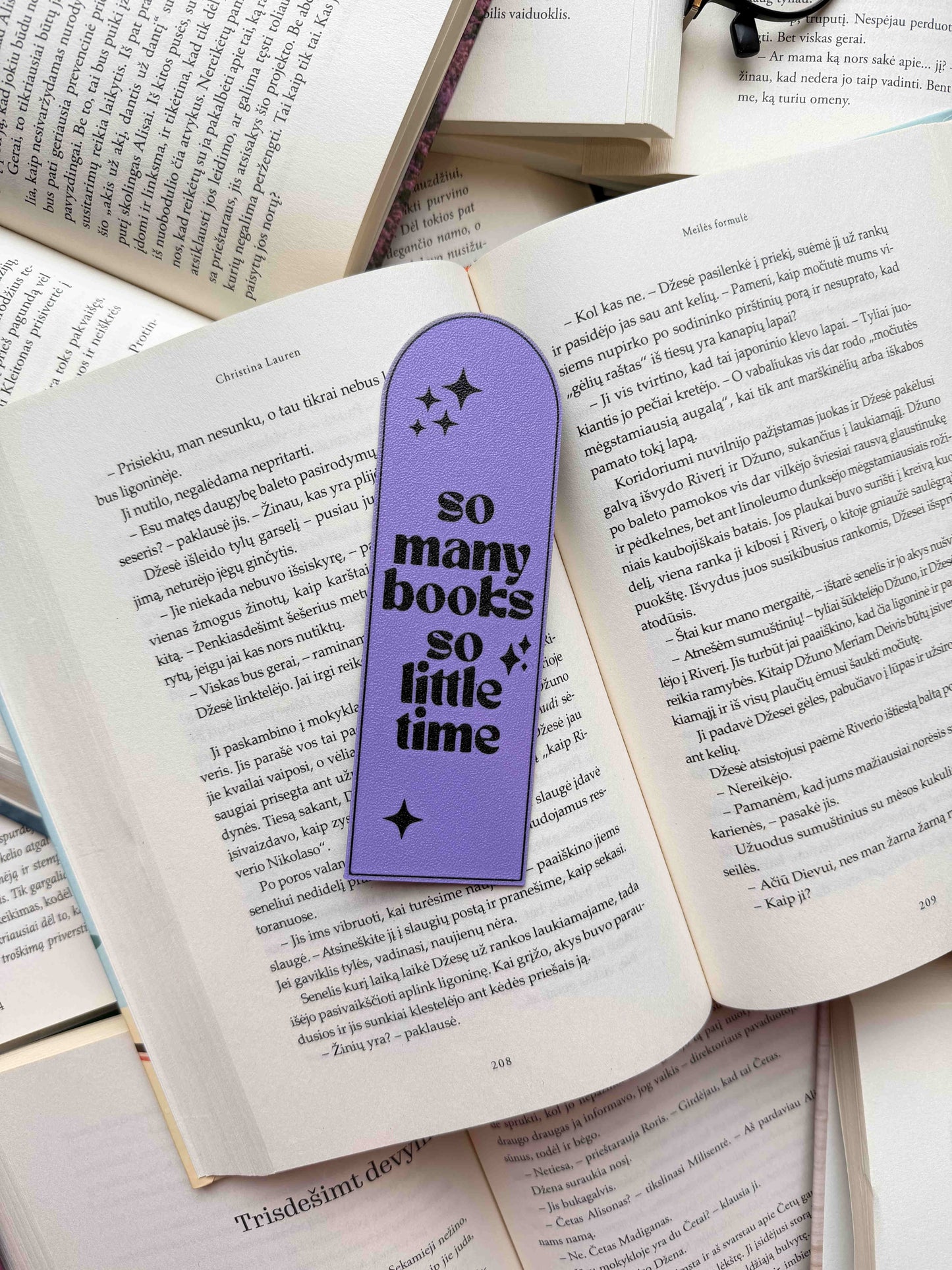 Skirtukas „So Many Books, So Little Time“