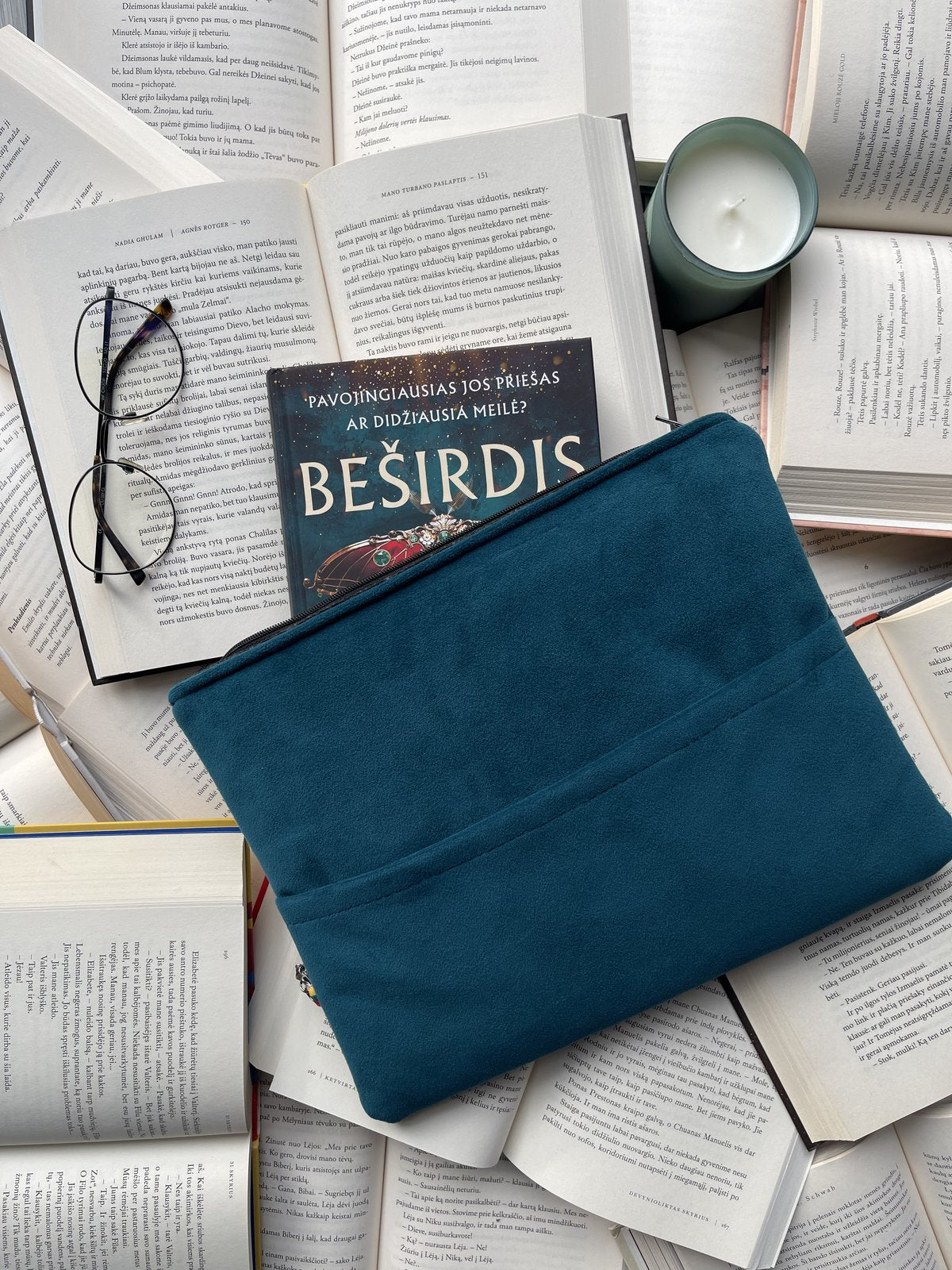 Vidurnakčio istorijos + 2 skirtukai (nemokamai)