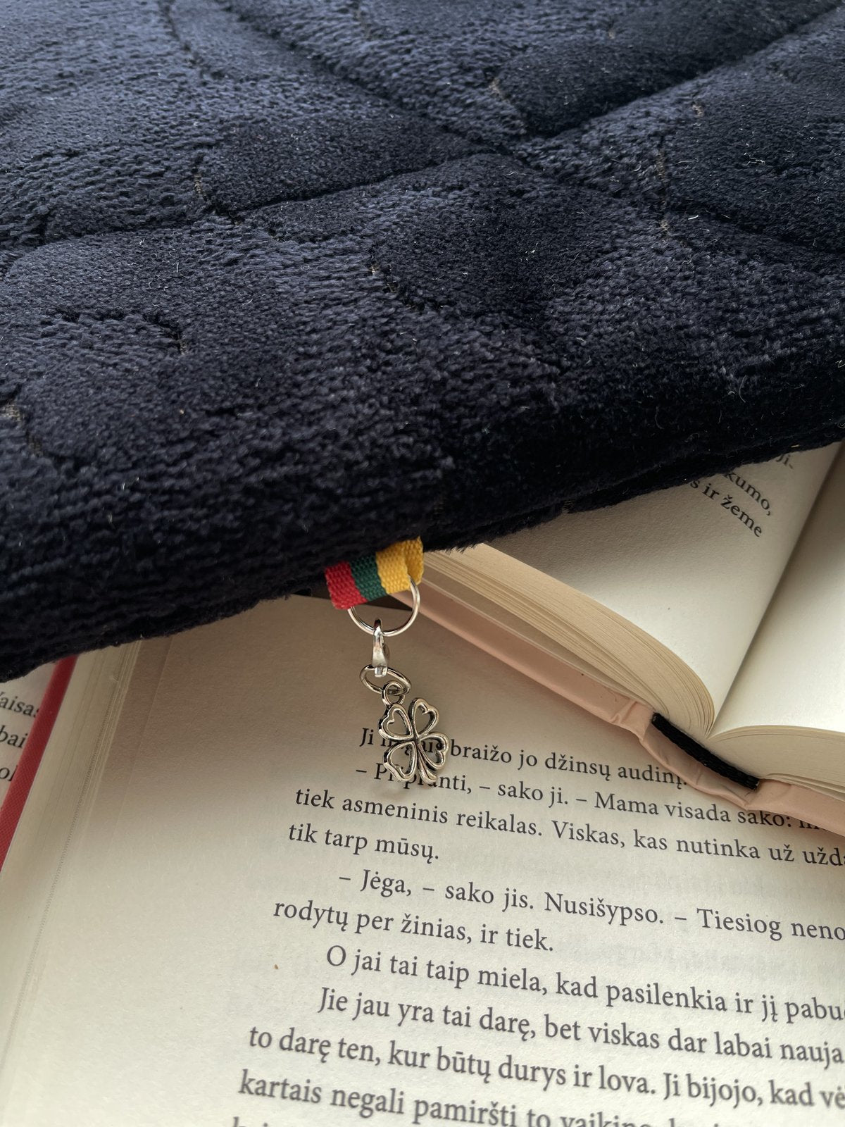 Midnight Pages + 2 bookmarks (for free)