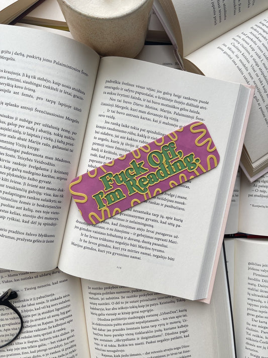 Skirtukas „Fuck Off, I’m Reading“