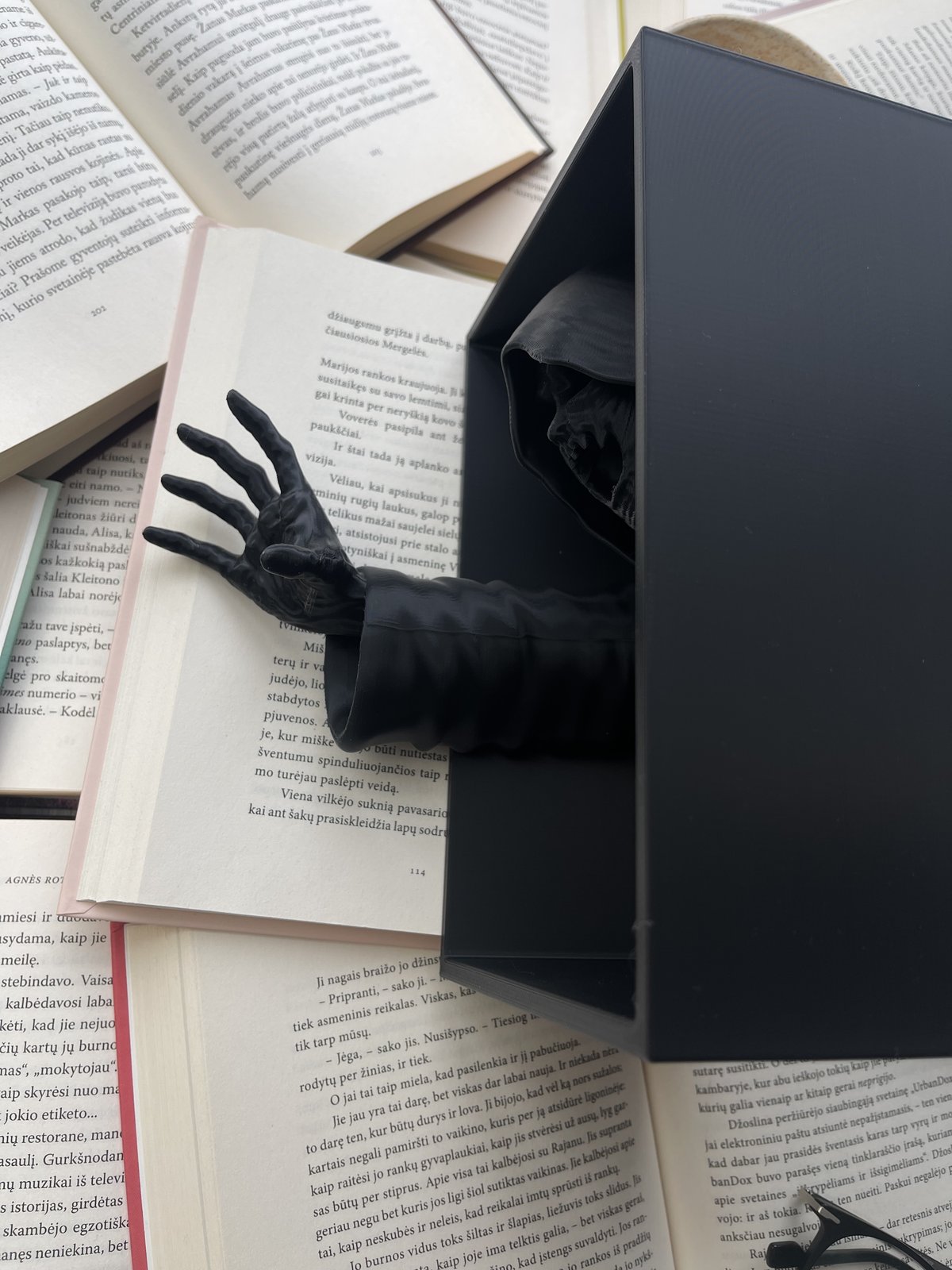 Dekoracija „Dark Presence“