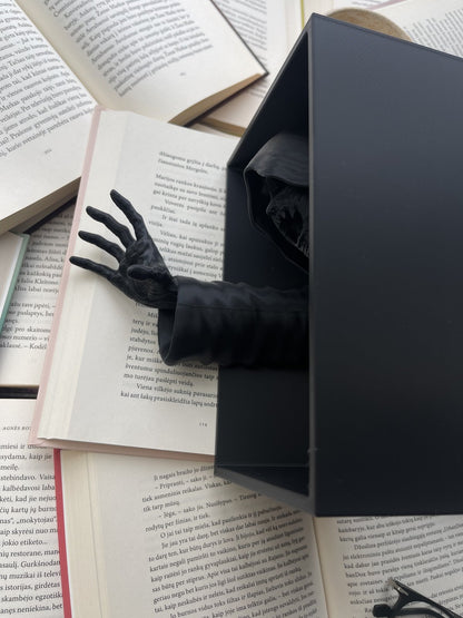 Dekoracija „Dark Presence“