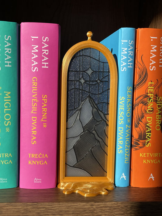 Auksinės arkos dekoracija