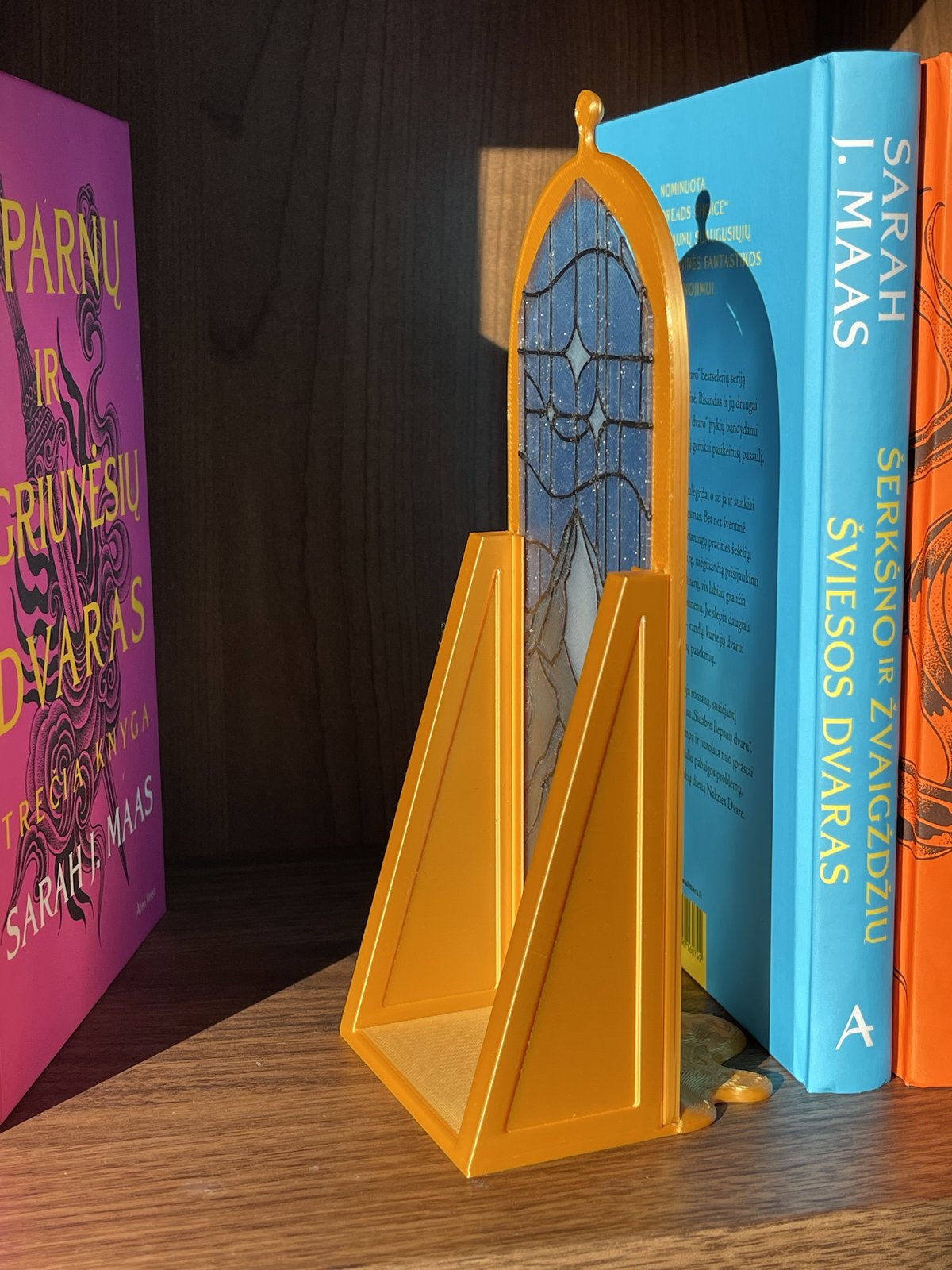 Auksinės arkos dekoracija