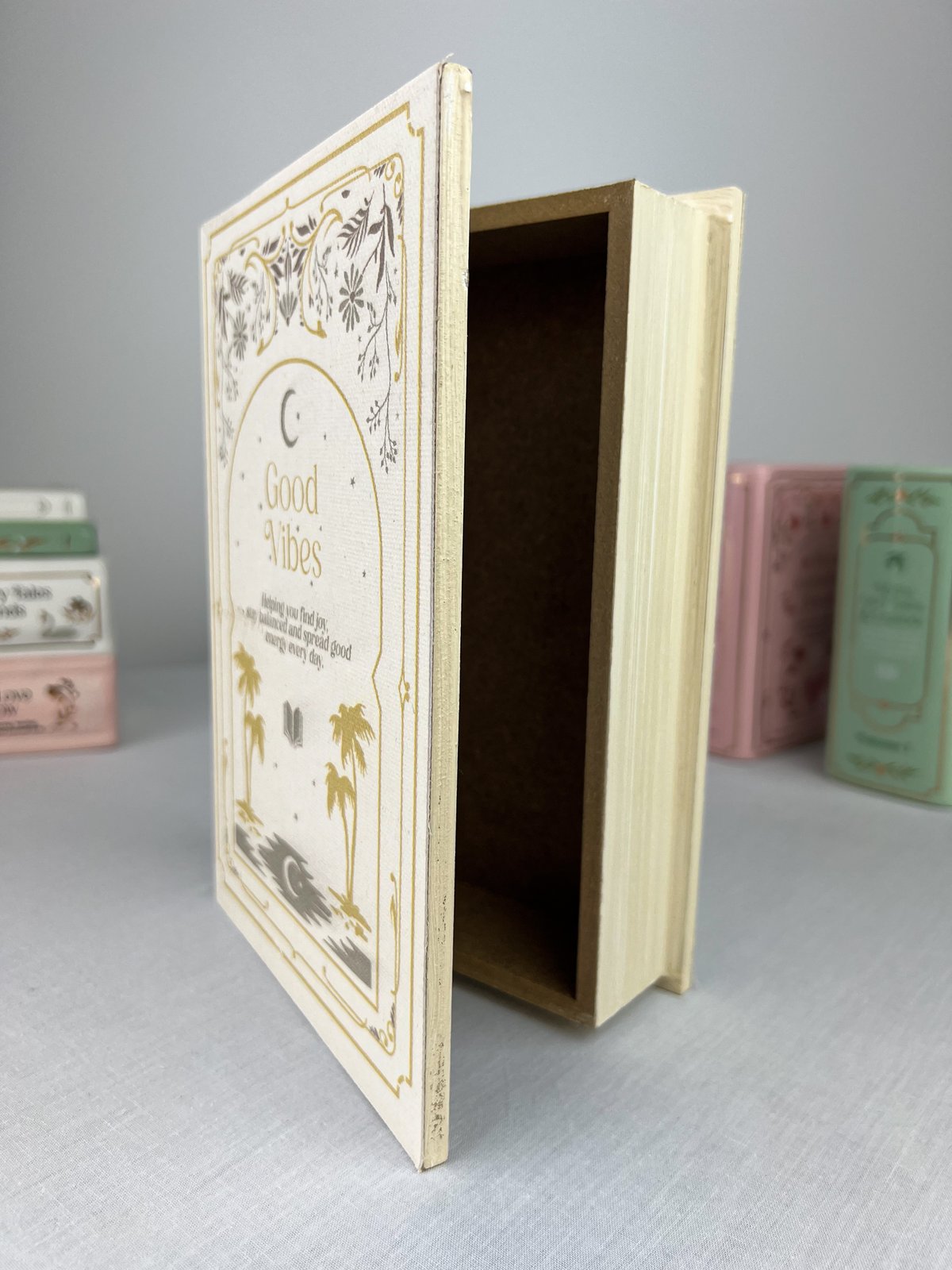 Laikymo dėžutė „White Book"