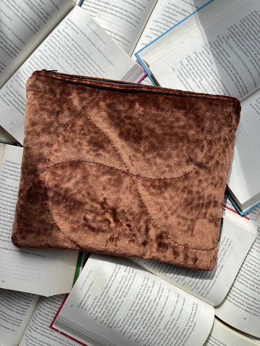 Chestnut Story + 2 bookmarks (for free)