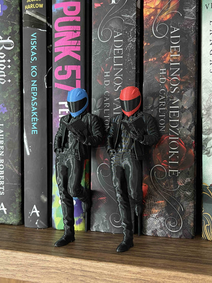 Knygų lentynos dekoracija „Lights Out“