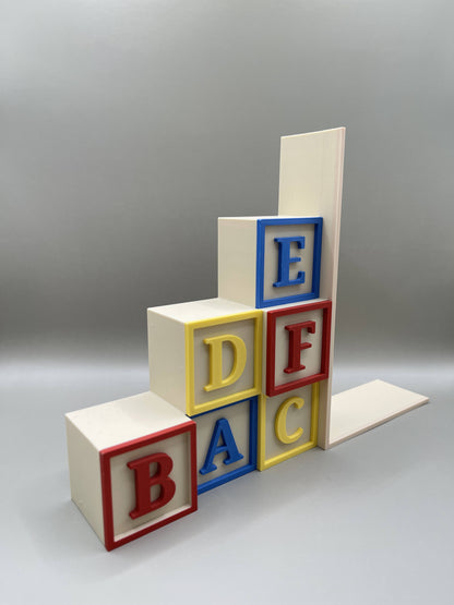 Knygų atrama „Alphabet Blocks“ – su kosmetiniu defektu