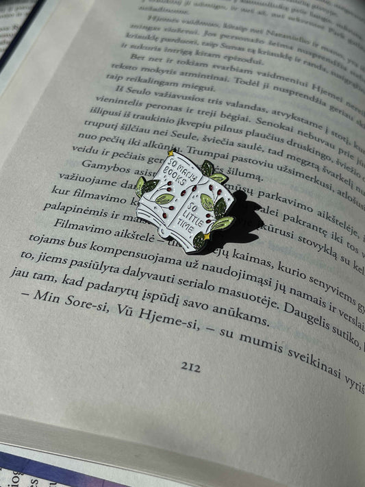 Pins "So many books"