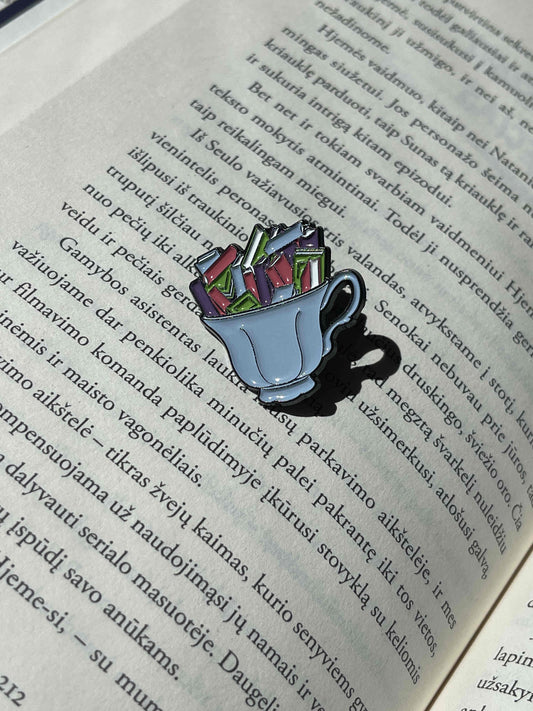 Pins "Cup of books"
