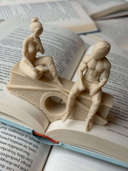 Puslapių laikiklis „Reading Couple“
