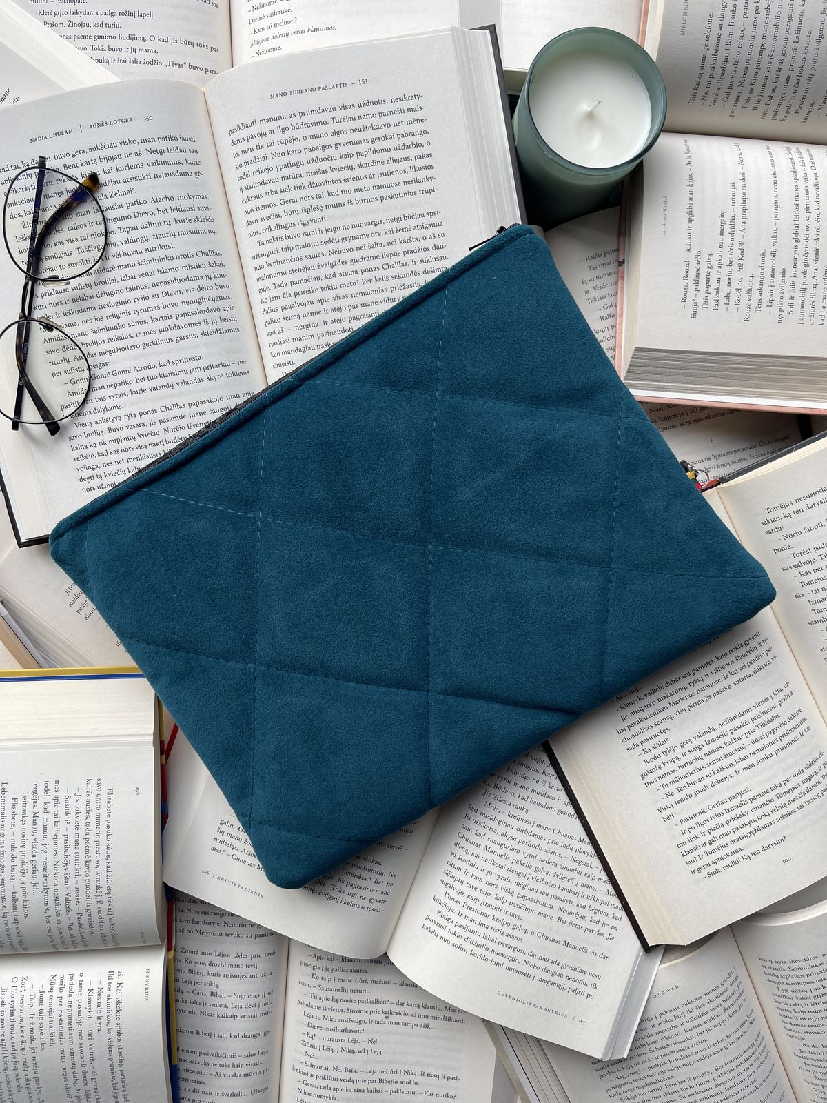 Vidurnakčio istorijos + 2 skirtukai (nemokamai)