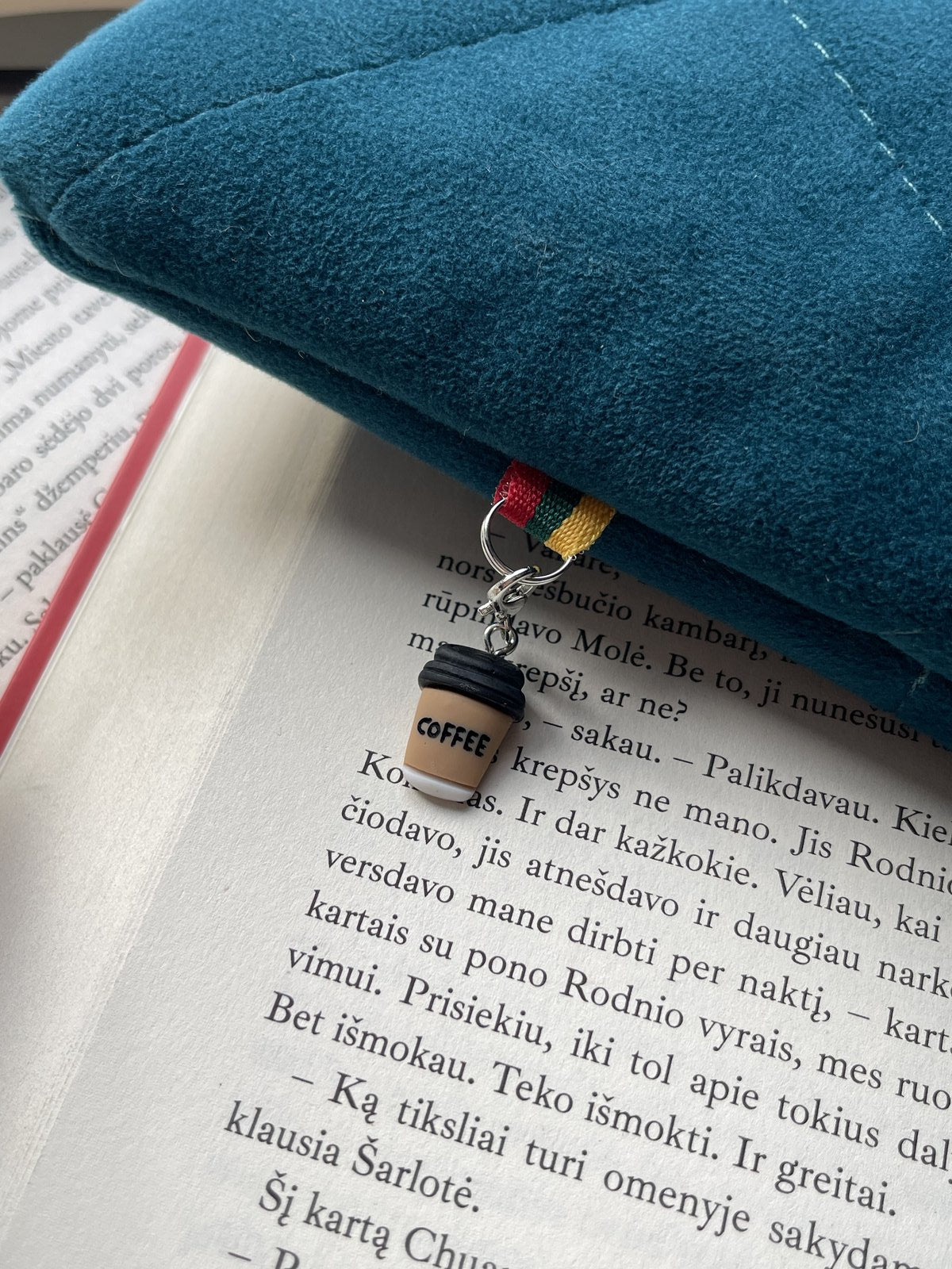 Vidurnakčio istorijos + 2 skirtukai (nemokamai)