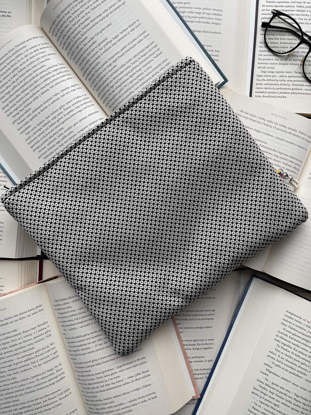 Rašalas ir popierius + 2 skirtukai (nemokamai)