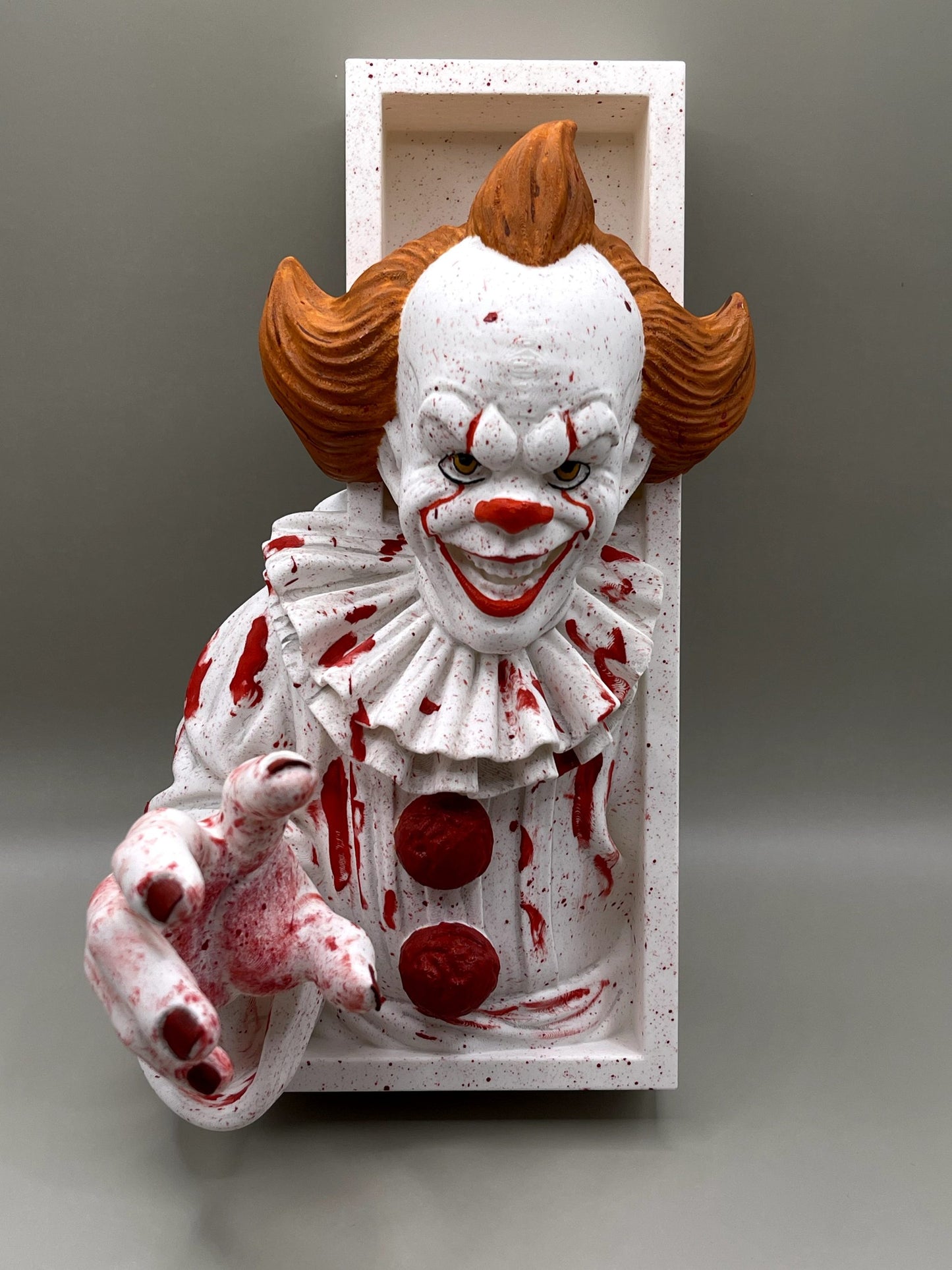 Pennywise with hand Booknook