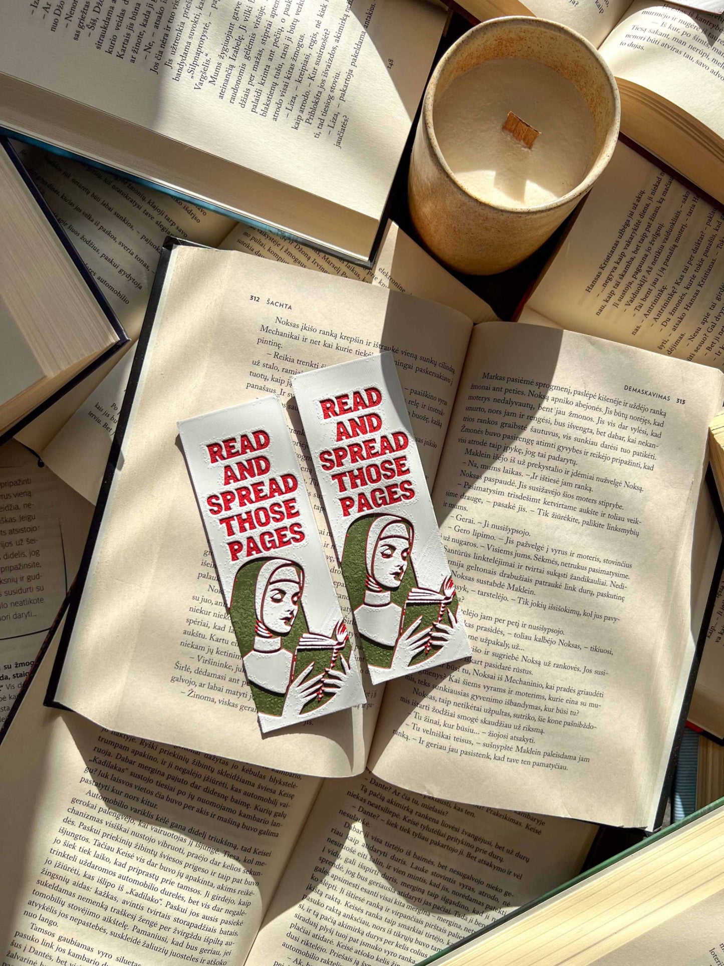 Skirtukas „Read And Spread Those Pages“