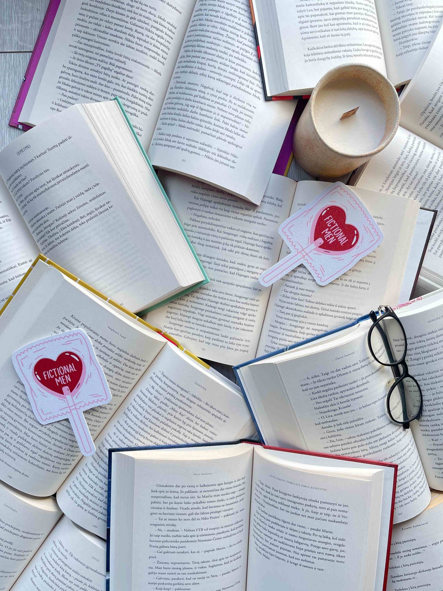 Skirtukas „I Love Fictional Men“