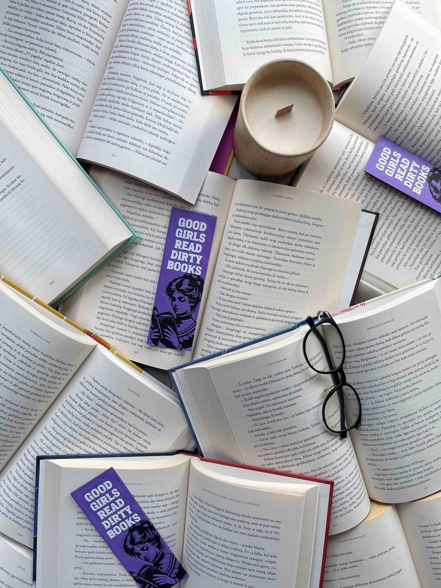 Skirtukas „Good Girls Read Dirty Books“